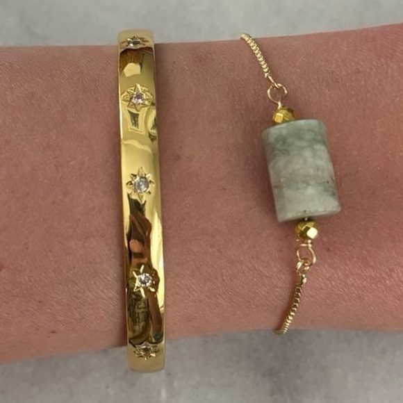 Gold Crystal Star Burst Engraved Bangle Bracelet 

Brand New - Picture 2 of 5